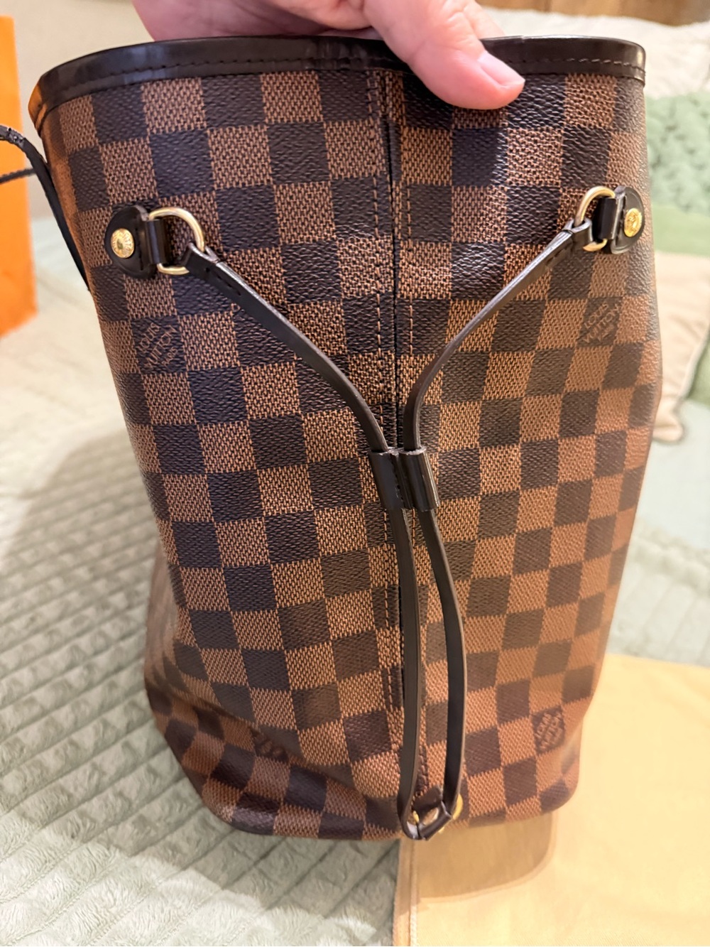 Louis Vuitton Brown Damier Ebene Tote with Red Lining MM - Picture 4 of 17
